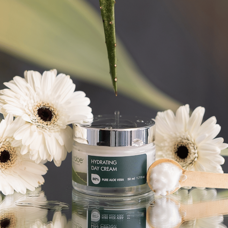 Day cream featuring 80% Aloe Vera to nourish and firm skin, combat aging, and protect from environmental stress